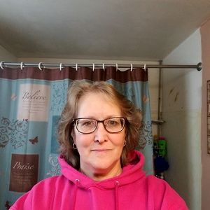 Meet your Posher, Elaine